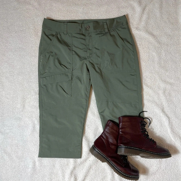 Columbia Omni Shield Midrise Hiking Bermuda Length Cargo Shorts - Picture 2 of 13